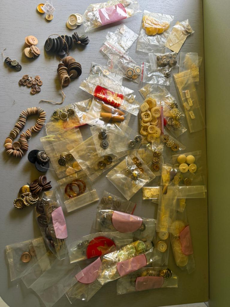 Diverse Knopen Collectie - Nieuw en Gebruikt, Hobby en Vrije tijd, Naaien en Fournituren, Ophalen of Verzenden, Gebruikt, Knoop of Knopen