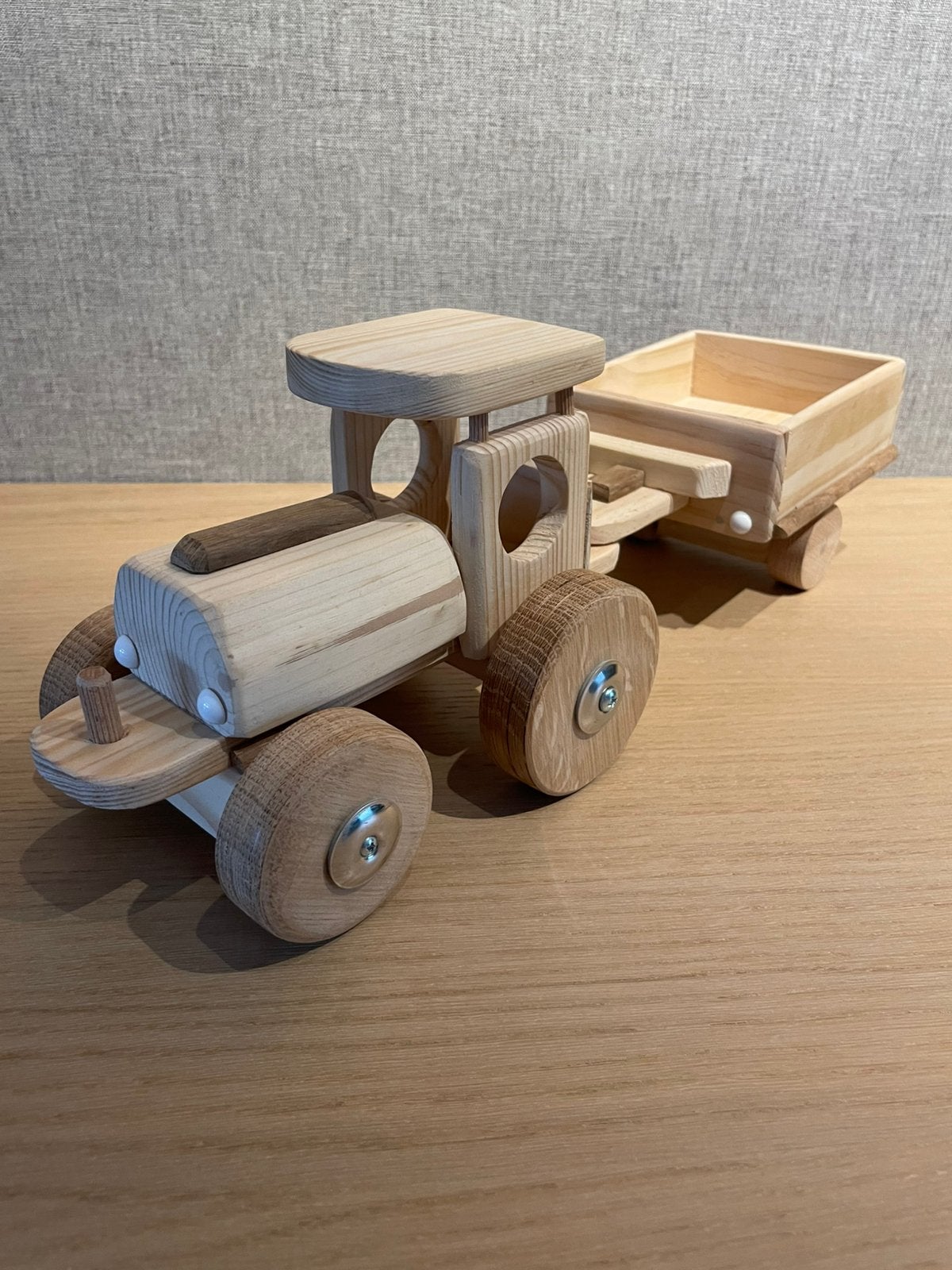 Houten tractor, Hobby en Vrije tijd, Modelauto's | Overige schalen, Ophalen, Nieuw, Tractor of Landbouw