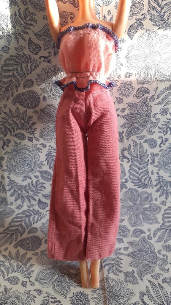 Vêtement vintage barbie pantalon + bustier, Collections, Poupées, Enlèvement ou Envoi, Poupée