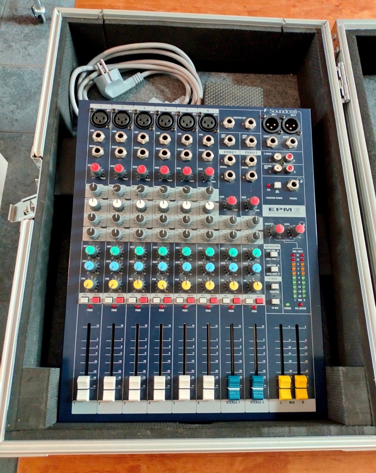 soundcraft EPM 6 met case, Muziek en Instrumenten, Ophalen, Gebruikt