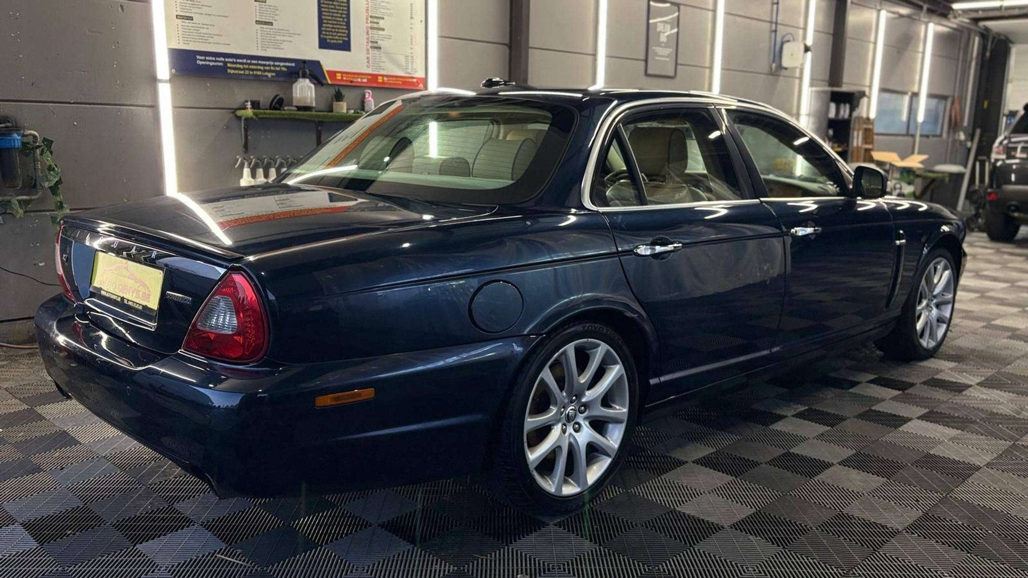 Jaguar XJ-6 2.7 Turbo V6 24v Executive bj. 2005 AUTOMATIQUE, Autos, Achat, 206 ch, 4 portes, Entreprise