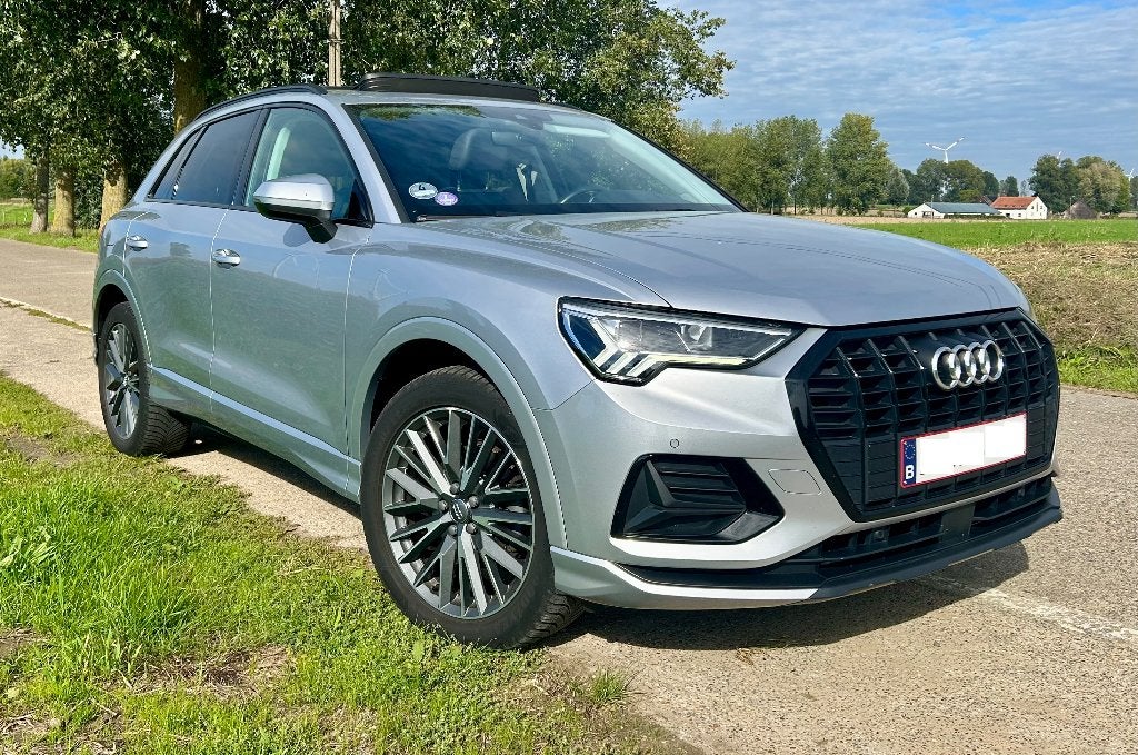 Audi Q3 35 tfsi Automaat, panodak, shadow look, Full option, Auto's, Dealer onderhouden, 4 cilinders, Verwarmde buitenspiegels
