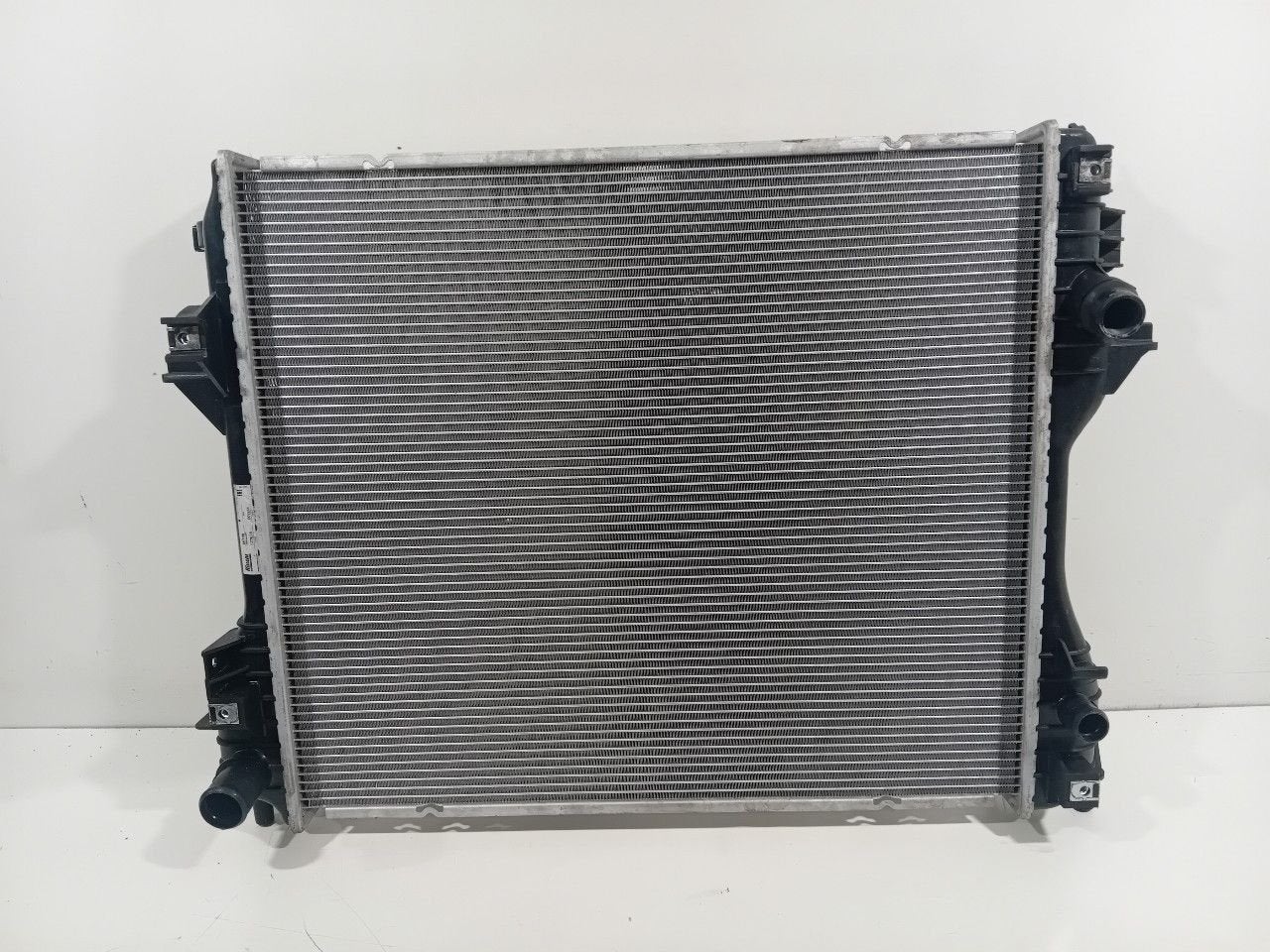 Radiateur Jaguar XF, Onderdelen@venauto.nl, Van der Ven Autorecycling B.V., Ettenseweg 76, 4706 PB Roosendaal, The Netherlands