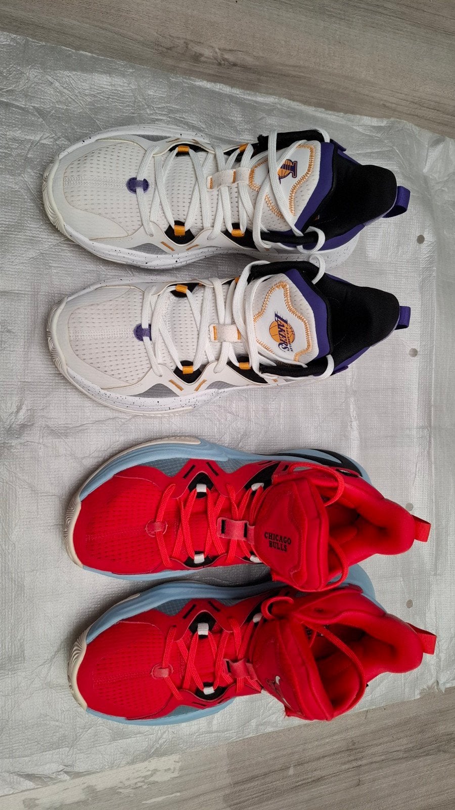 Deux paires de Baskets NBA en très bonne état taille 41, Vêtements | Hommes, Enlèvement ou Envoi
