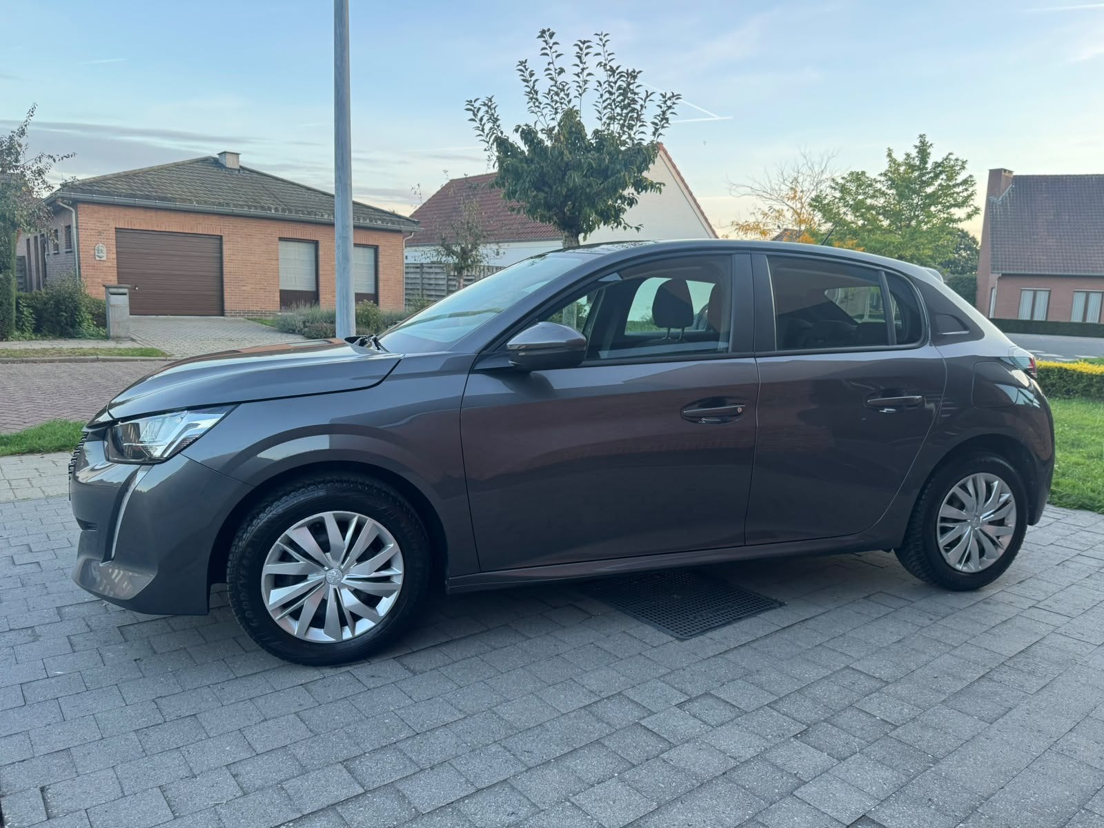 Peugeot 208 1.2 essence, Autos, Argent ou Gris, Achat, Euro 6, Entreprise