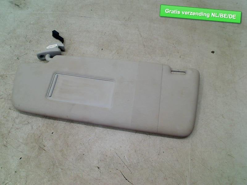 ZONNEKLEP LINKS grijs Touran (1T1 / T2) (1T0857551F), Gebruikt, Volkswagen, Volkswagen AG, Kundenbetreuung@volkswagen.de