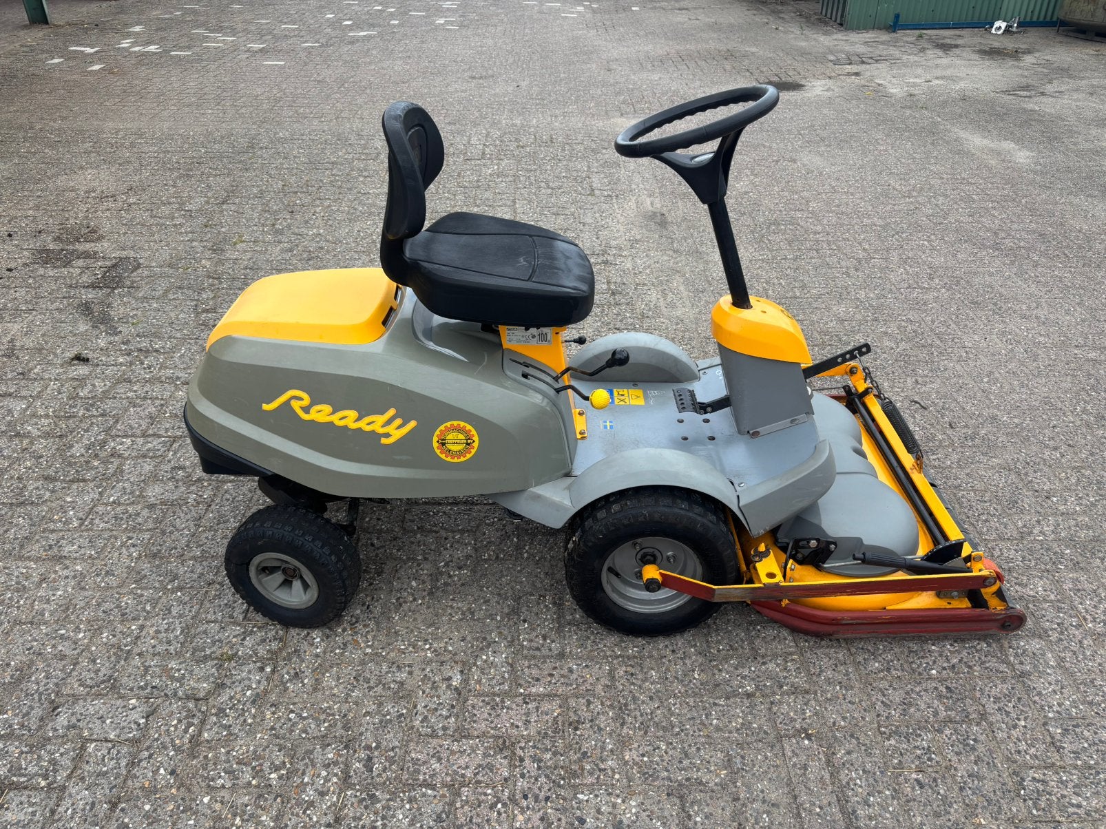 Stiga Ready V301 Frontmaaier/Zitmaaier, Tuin en Terras, Zitmaaiers, Zo goed als nieuw, Elektrische starter, Versnellingen, Ophalen