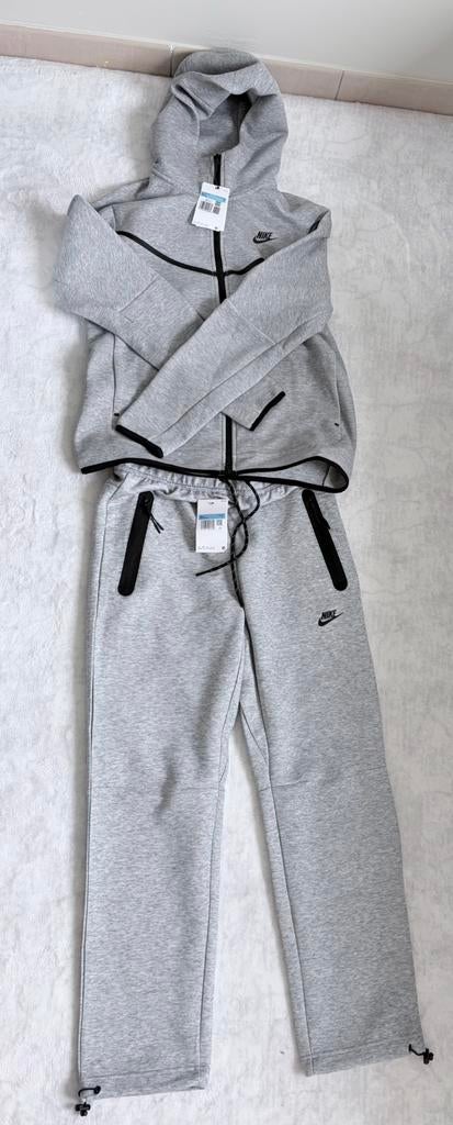 Survêtement Nike Tech (M), Enlèvement ou Envoi, Neuf, Taille 38/40 (M), Gris
