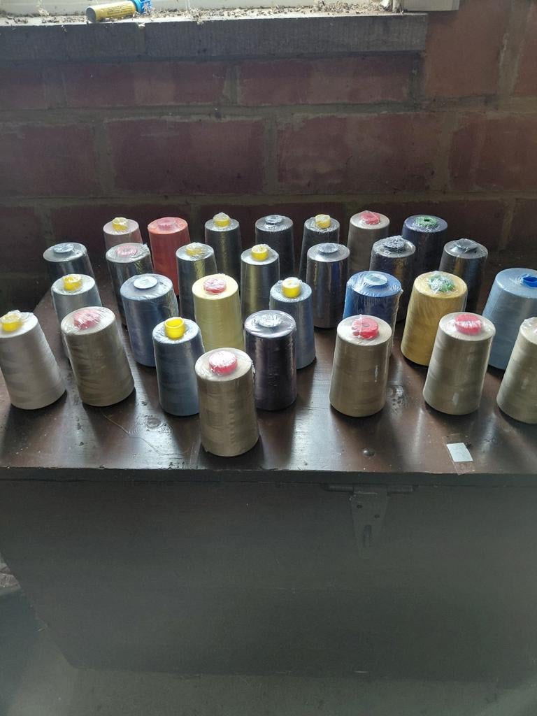 Naaigaren 29 bollen 1€het  stuk, Hobby en Vrije tijd, Ophalen