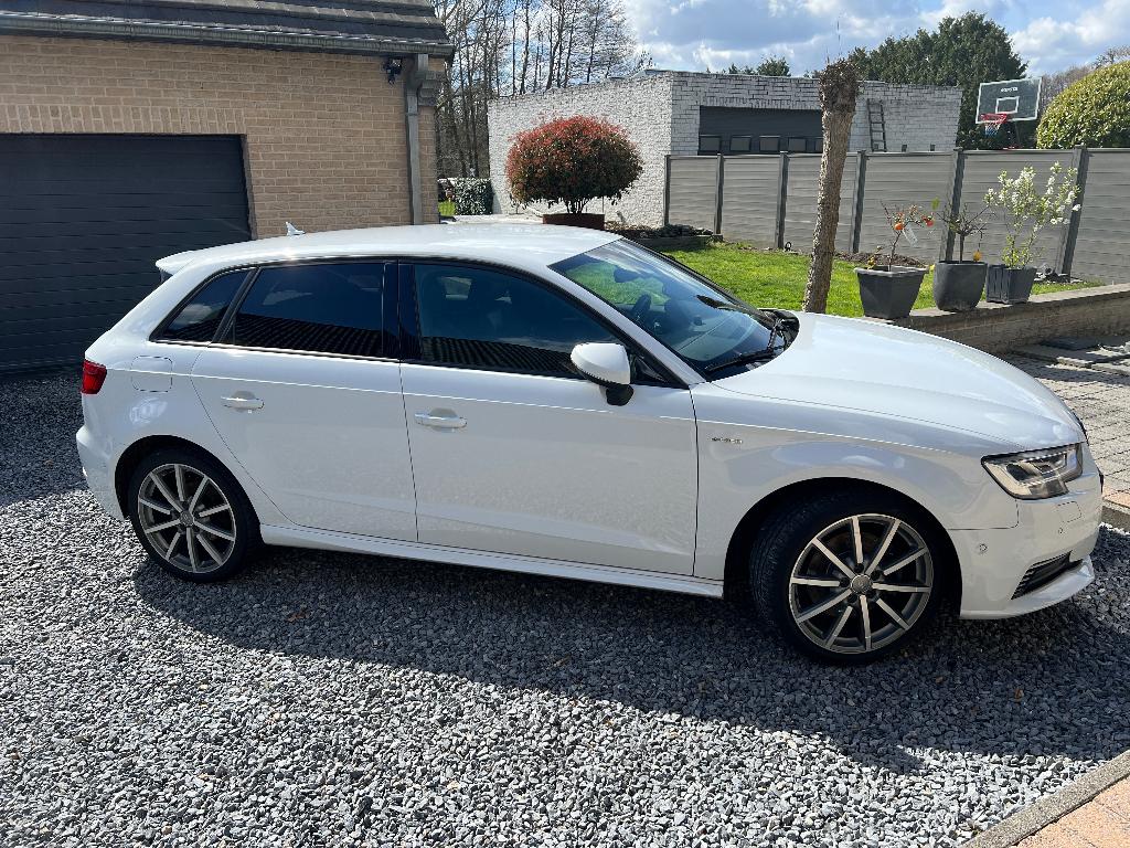 Audi A3 Sportback E-Tron Sports, Achat, Entreprise, Carnet d'entretien, Alcantara