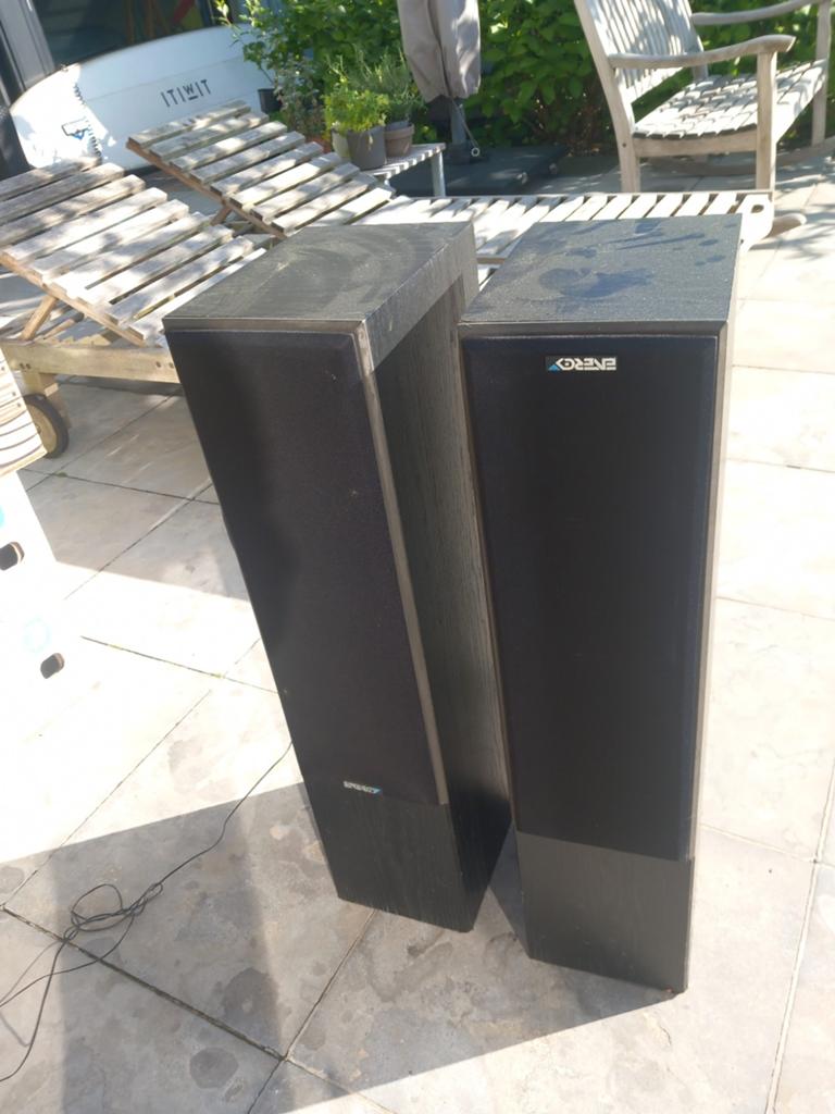 2 grote staande muziekboxen te koop!!!!, Ophalen