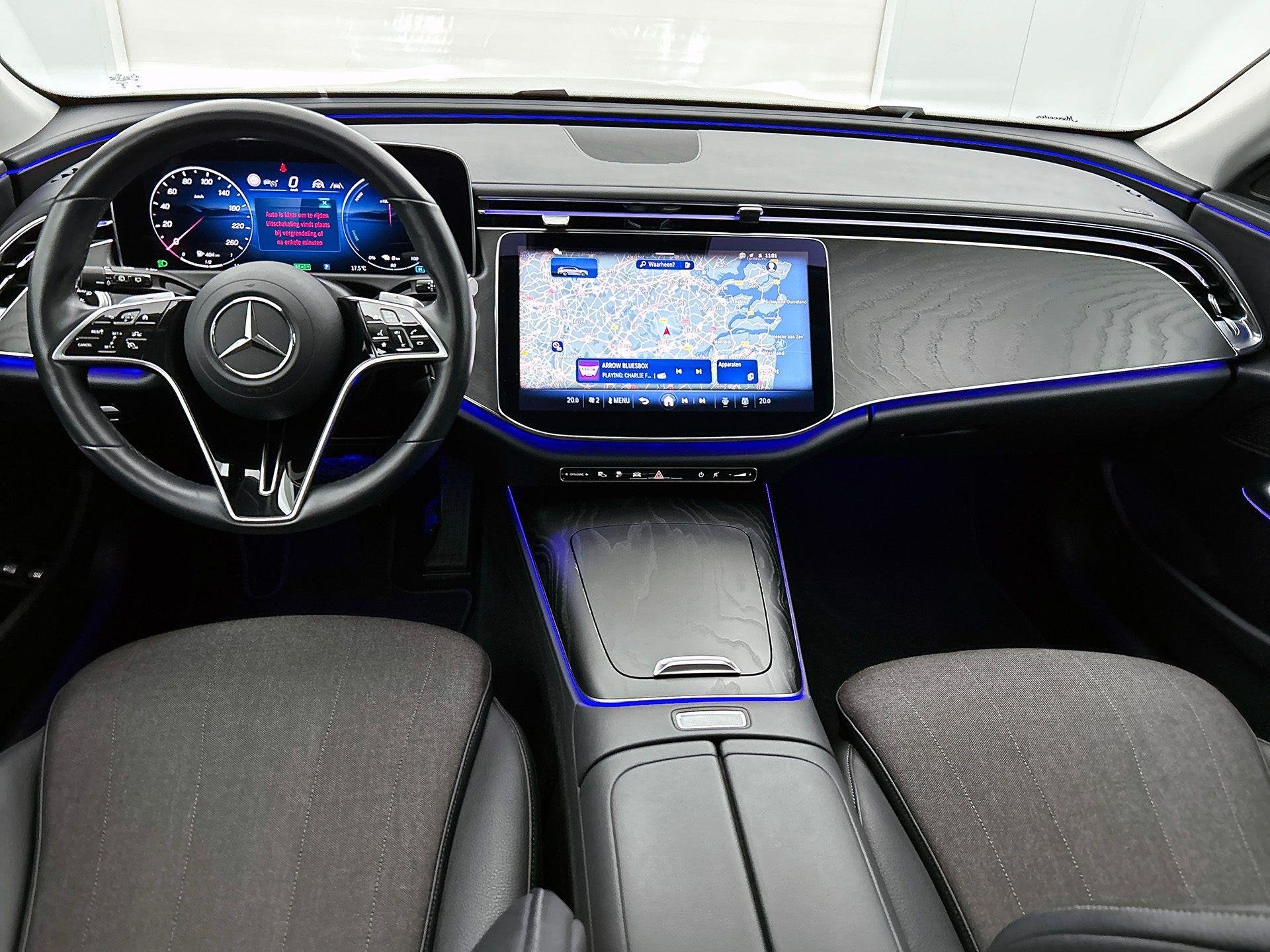 Mercedes-Benz E-klasse 300 e break Luxury Line | Trekhaak |, Autos, Argent ou Gris, https://public.car-pass.be/vhr/100f6a83-2a75-4fdf-bc00-f827f74fb9c8