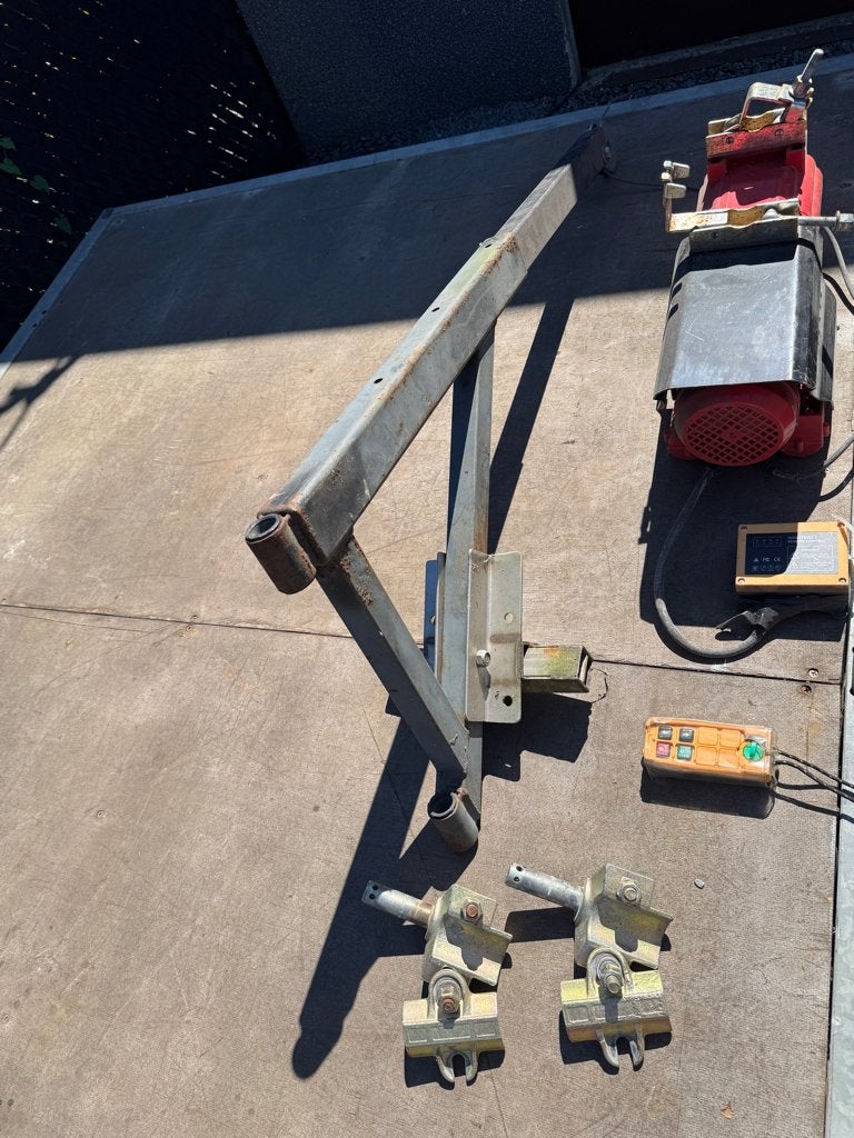 Hijslier tot 500 kg met stellingarm, Doe-het-zelf en Bouw, Lieren en Takels, Ophalen, Gebruikt, Elektrisch