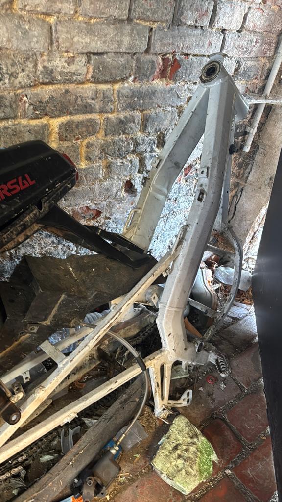 3 brommers teruil tegen een andere 2 takt met papieren, Ophalen, Honda