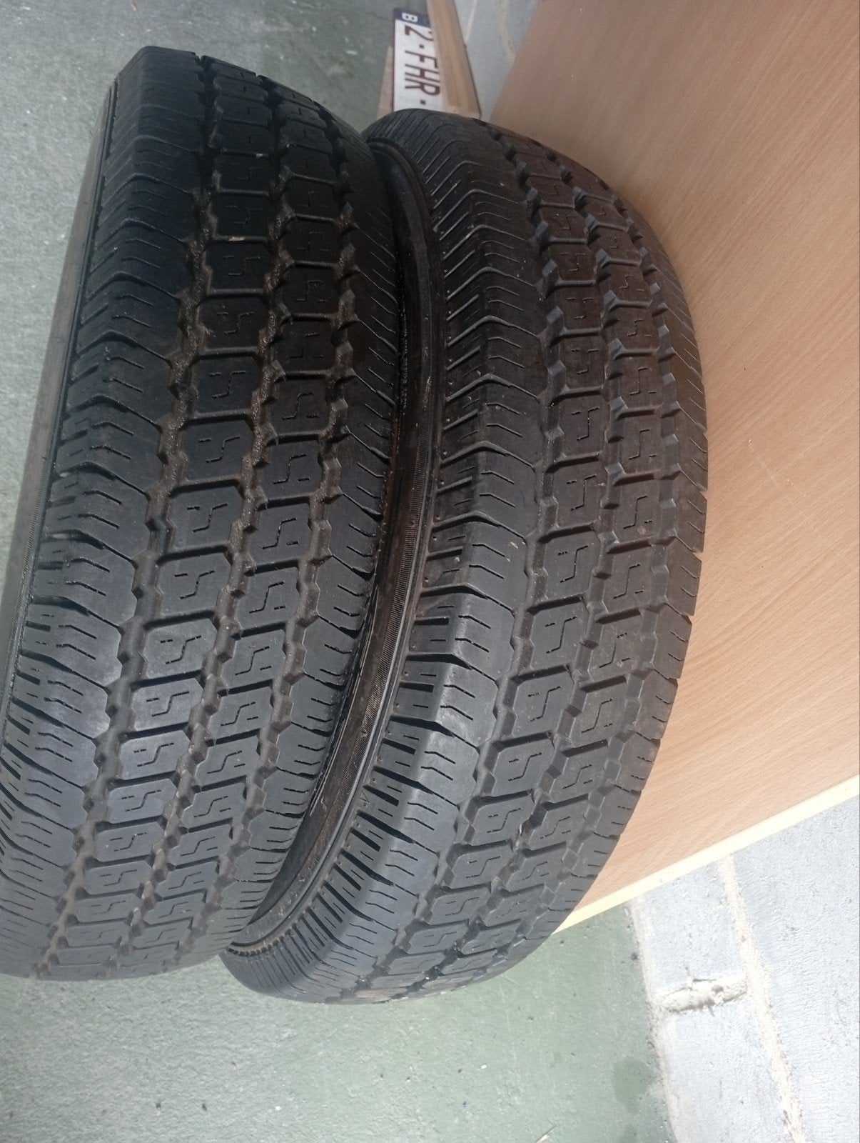 Deux pneus pour camionnette 175R14C tre bon états, Enlèvement ou Envoi