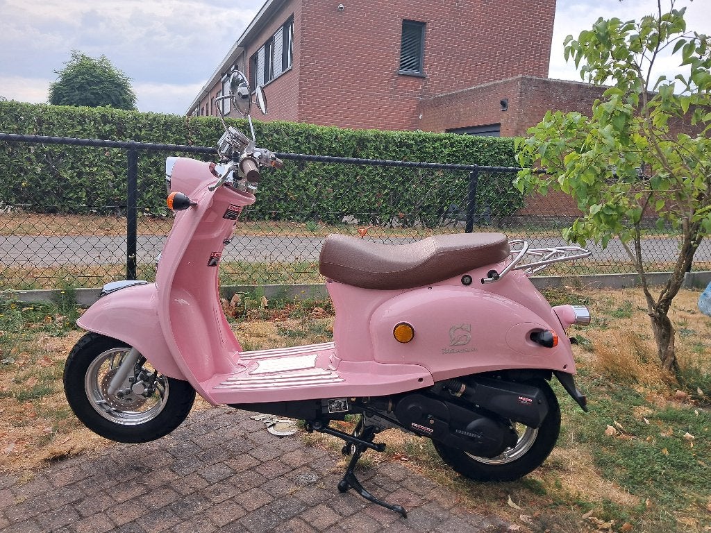 Scooter Minerva, Vélos & Vélomoteurs, Scooters | Marques Autre, 49 cm³, Comme neuf, Enlèvement, Essence