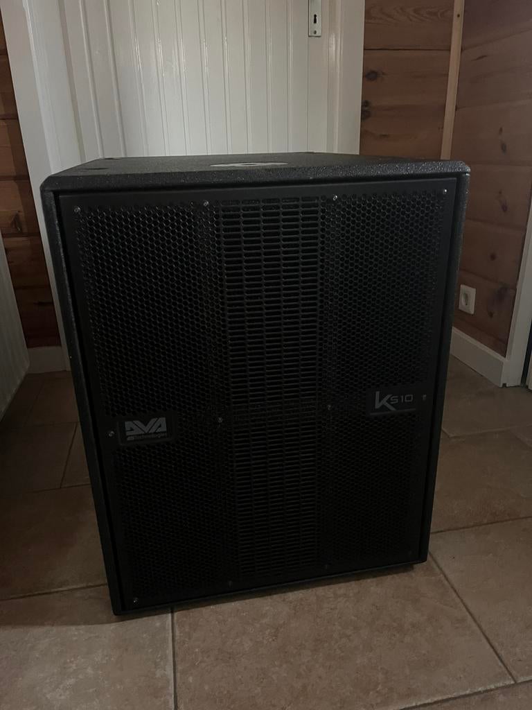 Db technologies KS10 subwoofer 18 inch actieve - Nieuwstaat, Ophalen, Zo goed als nieuw