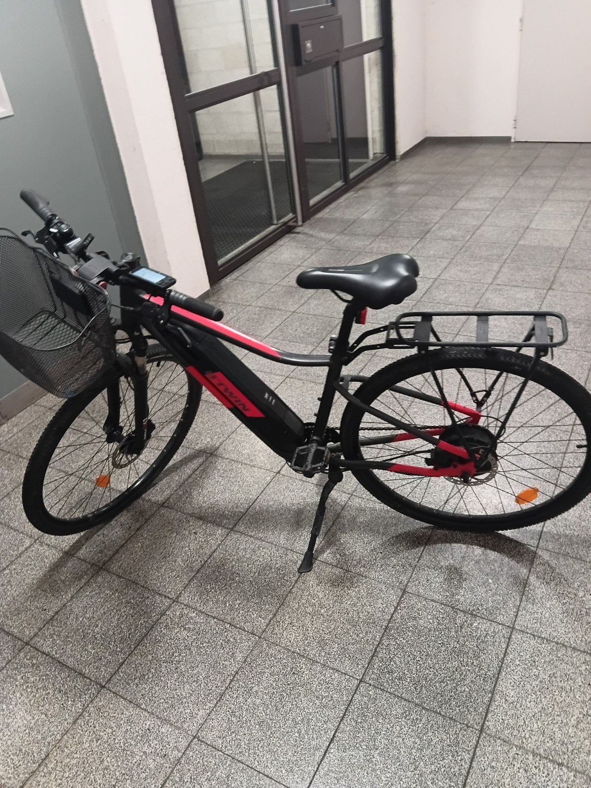 velo electrique 500e avec chercher, Vélos & Vélomoteurs, Vélos | Femmes | Vélos de sport & de randonnée