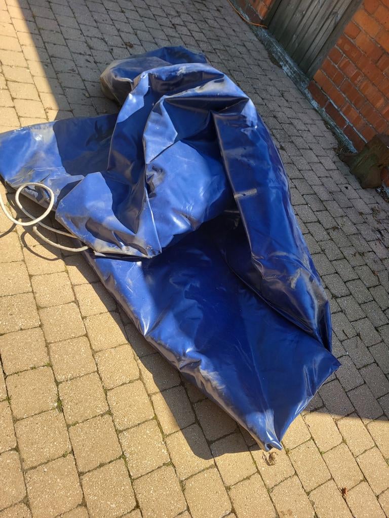 Afdekzeil voor boot 9x3m, Ophalen