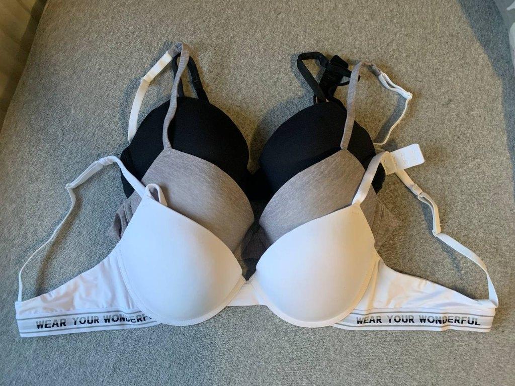 Een set nieuwe sportbeha's maat 85C, Ophalen, BH
