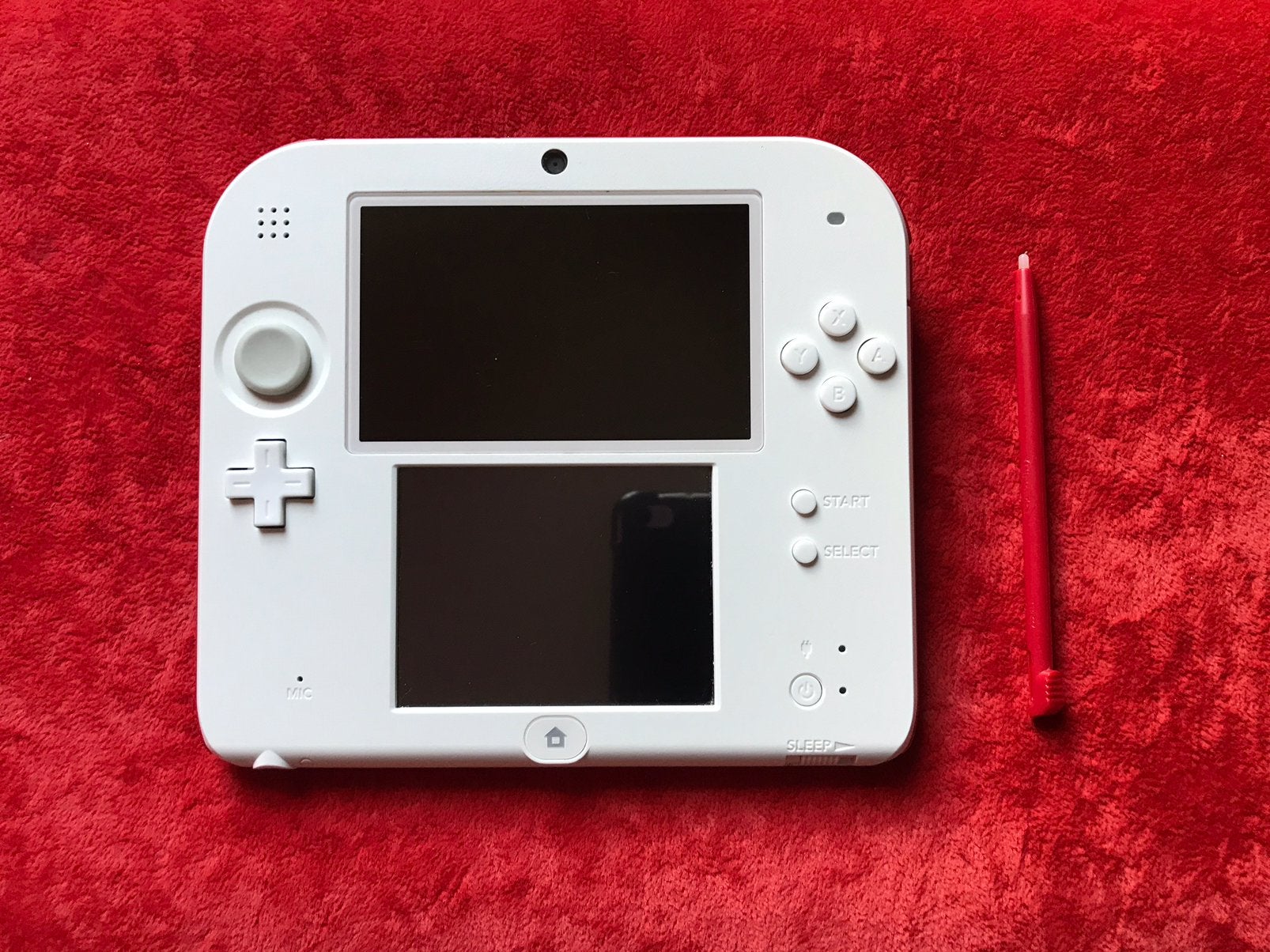 Nintendo 2DS met hoesje en lader, Games en Spelcomputers, Spelcomputers | Nintendo 2DS en 3DS, Ophalen, 2DS, Zo goed als nieuw