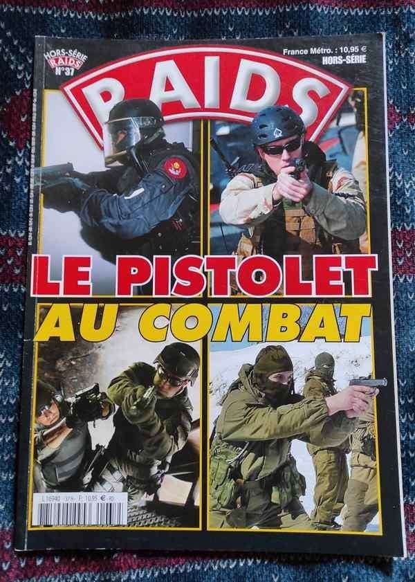 Lot de 2 magazines RAIDS hors-série - pistolet combat urbain, Enlèvement, Utilisé