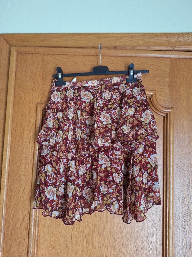 jupe courte à volants bariolée- Acajou - taille 34, Vêtements | Femmes, Jupes, Au-dessus du genou, Enlèvement, Taille 34 (XS) ou plus petite