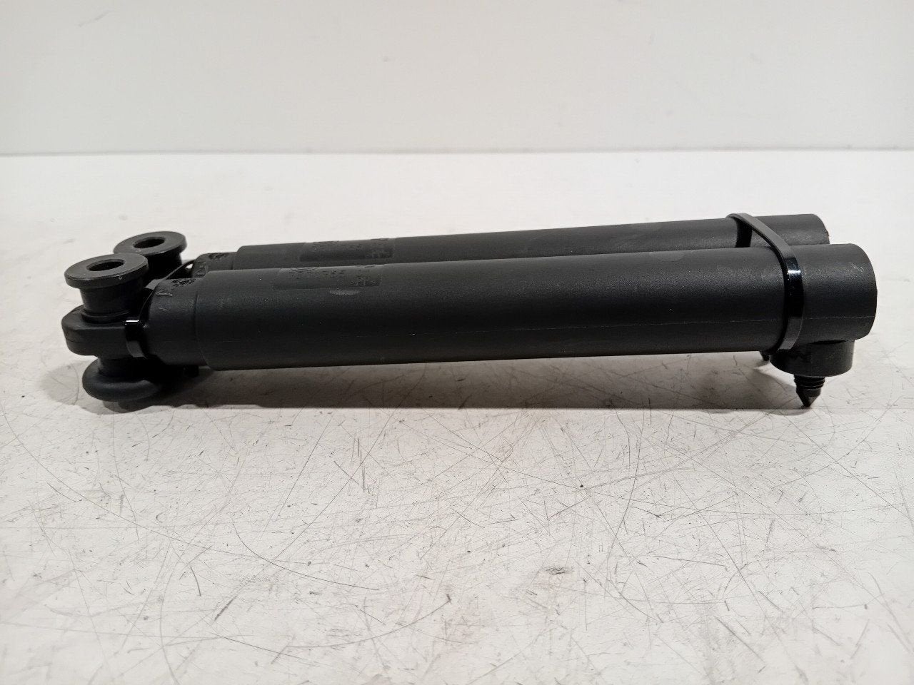 Gasdrukveerset achter BMW X5, Onderdelen@venauto.nl, Van der Ven Autorecycling B.V., Gebruikt, Ettenseweg 76, 4706 PB Roosendaal, The Netherlands