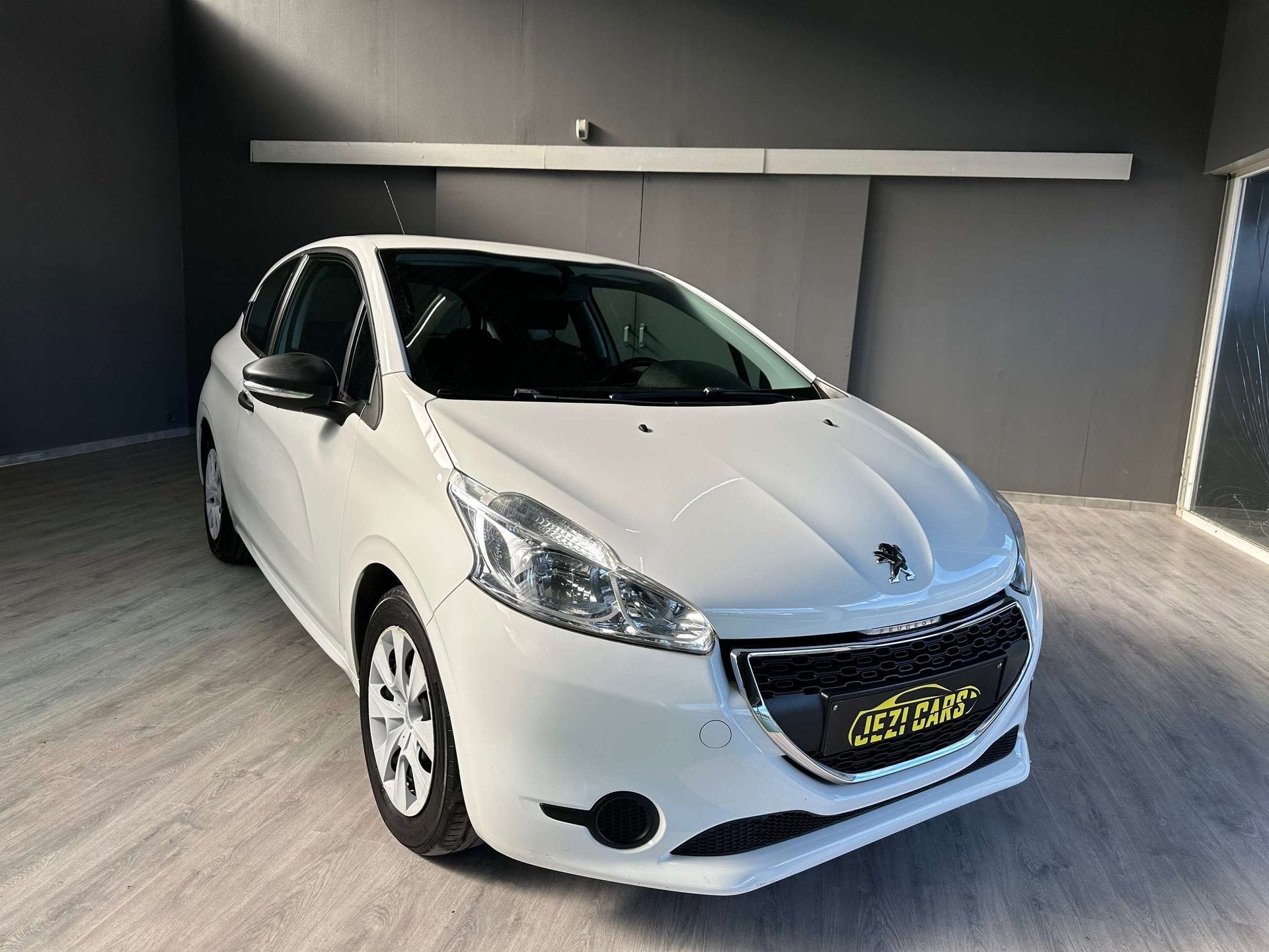Peugeot 208 208 1.0i Active * 1 Jaar Garantie *, Auto's, Peugeot, Stof, Zwart, Wit, 3 cilinders