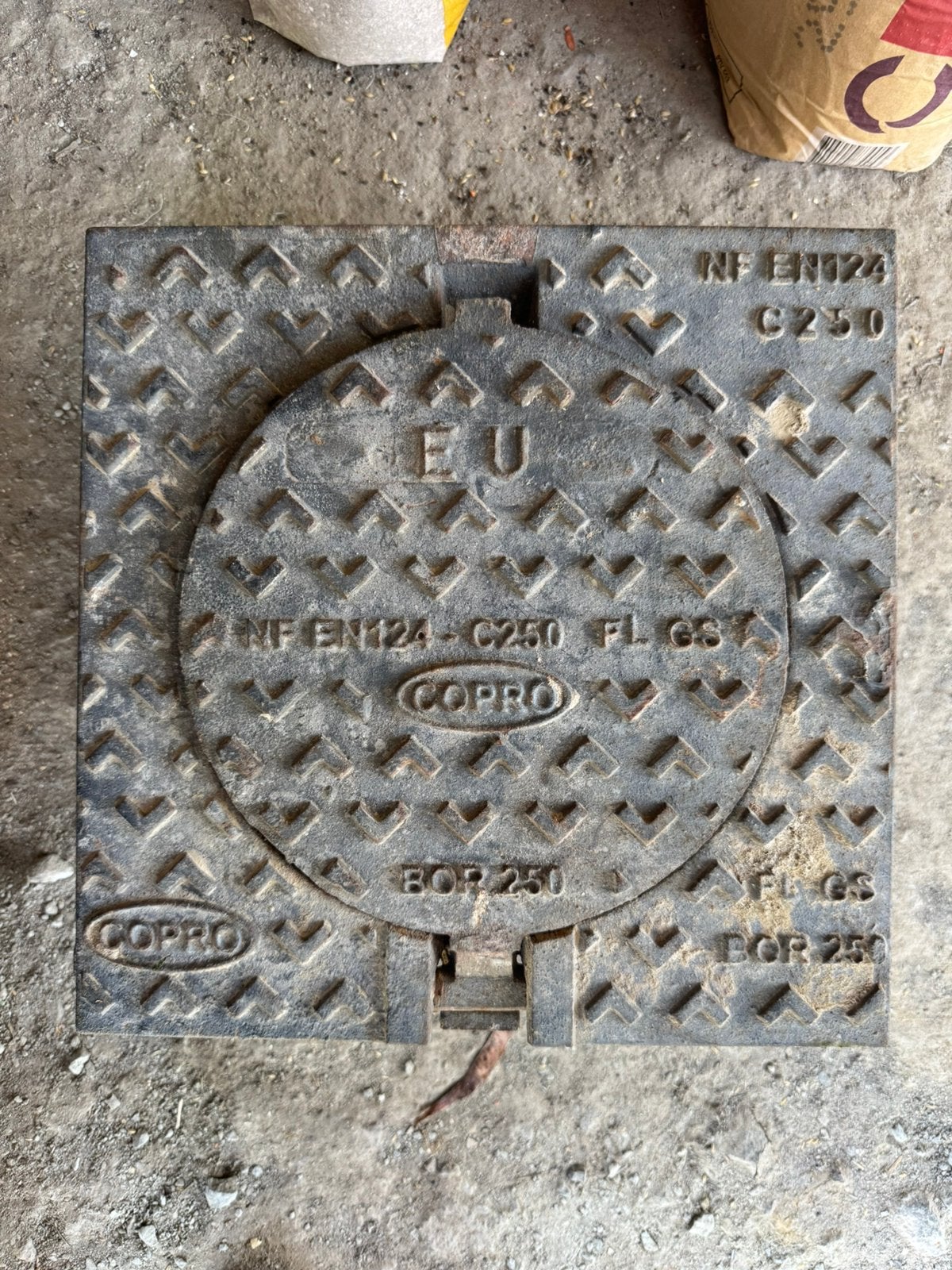 Taque en fonte eau usee, Enlèvement ou Envoi, Comme neuf