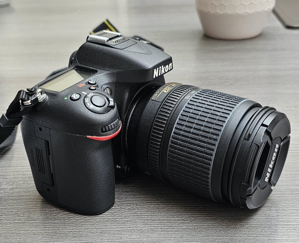 Nikon D7100 comme neuf avec accessoires, Enlèvement ou Envoi, 4 à 7 fois, Câble USB, Comme neuf