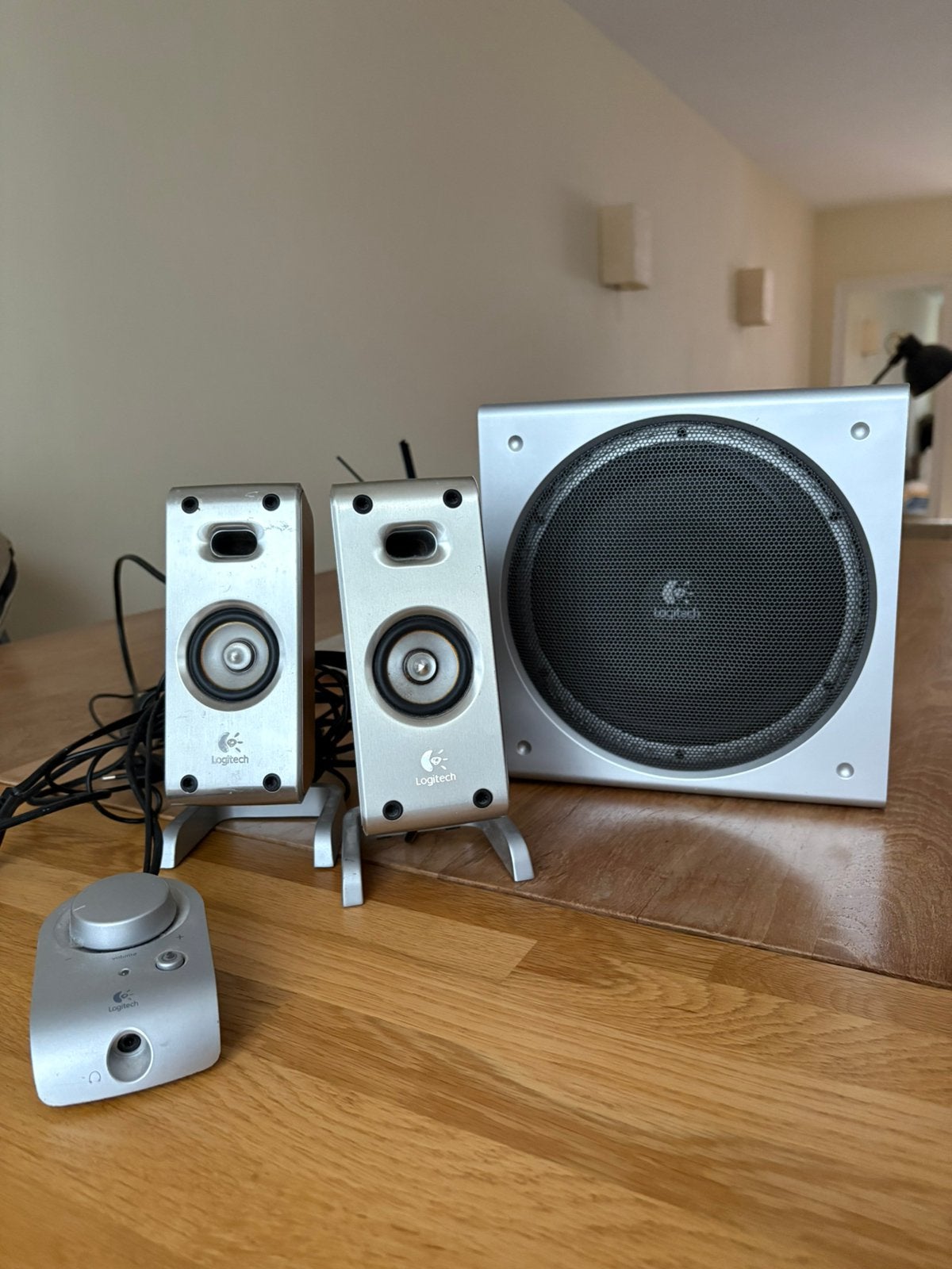 Enceintes Logitech, Informatique & Logiciels, Enlèvement, Utilisé, Canal audio 2.1