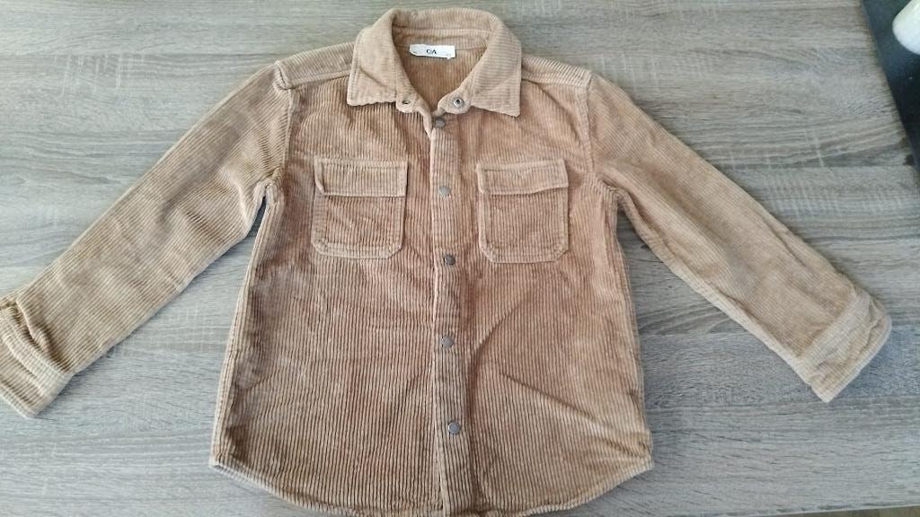 vest 128, Kinderen en Baby's, Kinderkleding | Maat 128, Ophalen, C&A, Trui of Vest, Zo goed als nieuw