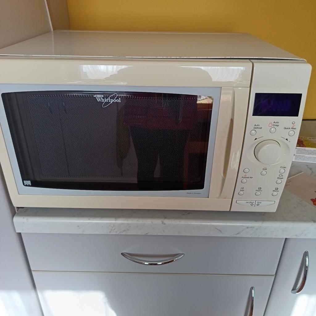 Micro-ondes Whirlpool avec fonction grill et crisp, Electroménager, Micro-ondes, Enlèvement, Four, Micro-ondes