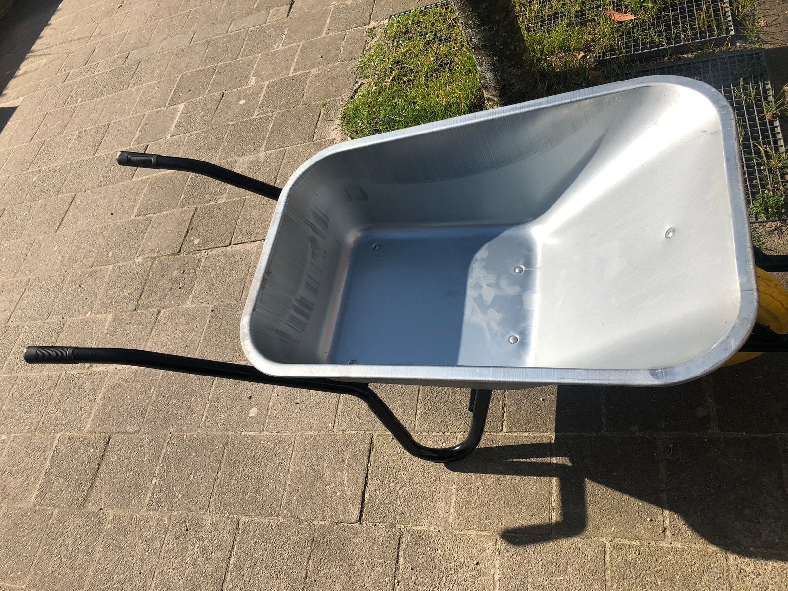 Sterke Kruiwagen, Ophalen