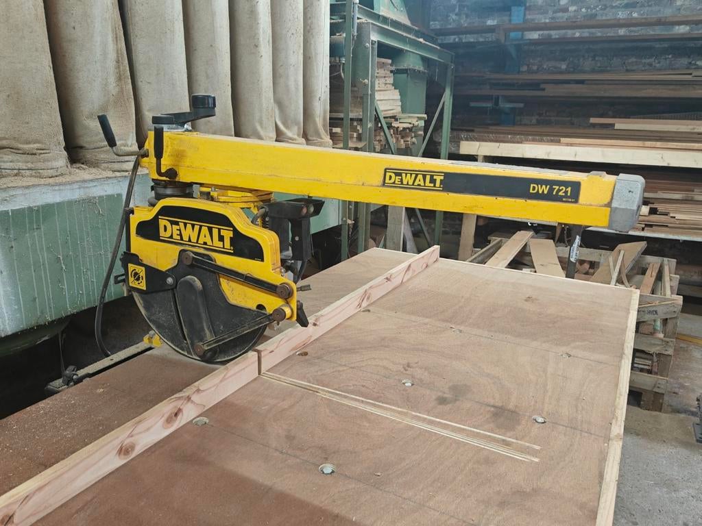 Dewalt Tafelzaag, Ophalen