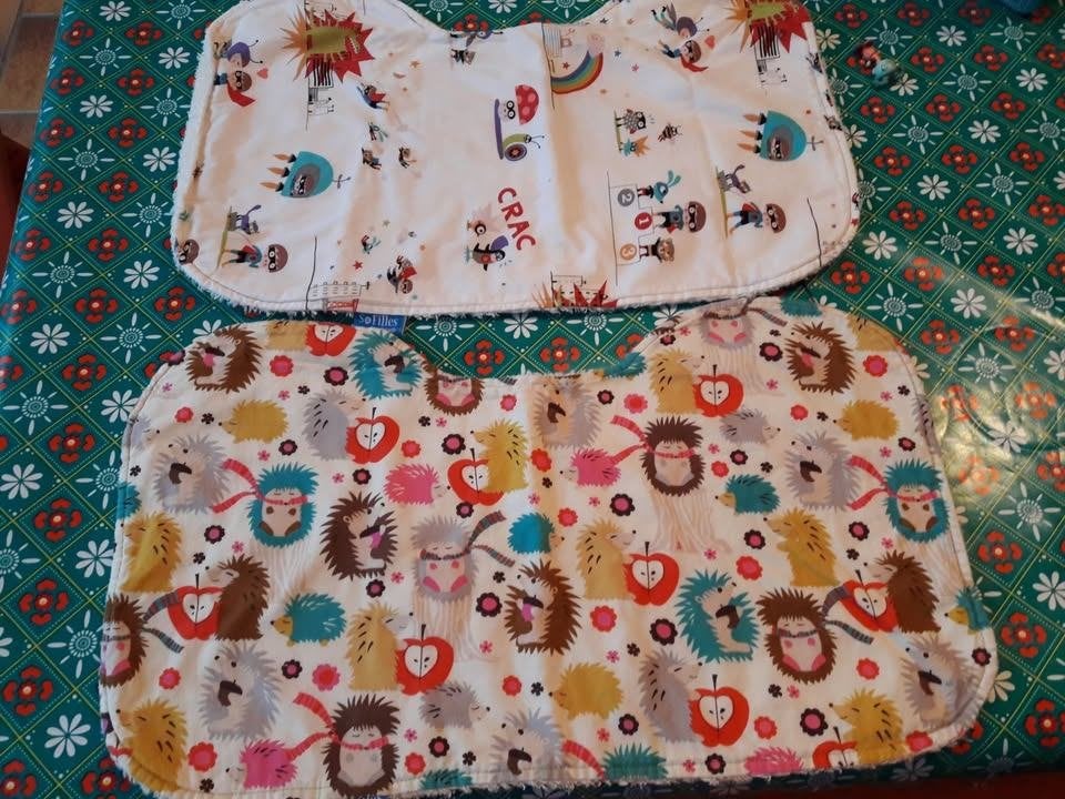 2 débarbouillettes pour bébé (à placer sur l'épaule), Enlèvement ou Envoi, Comme neuf, Bavoir