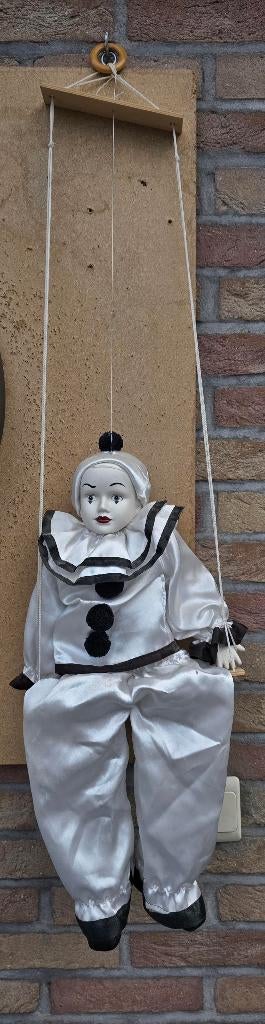 3 poppen: pierrot + 2x clown, Ophalen, Zo goed als nieuw