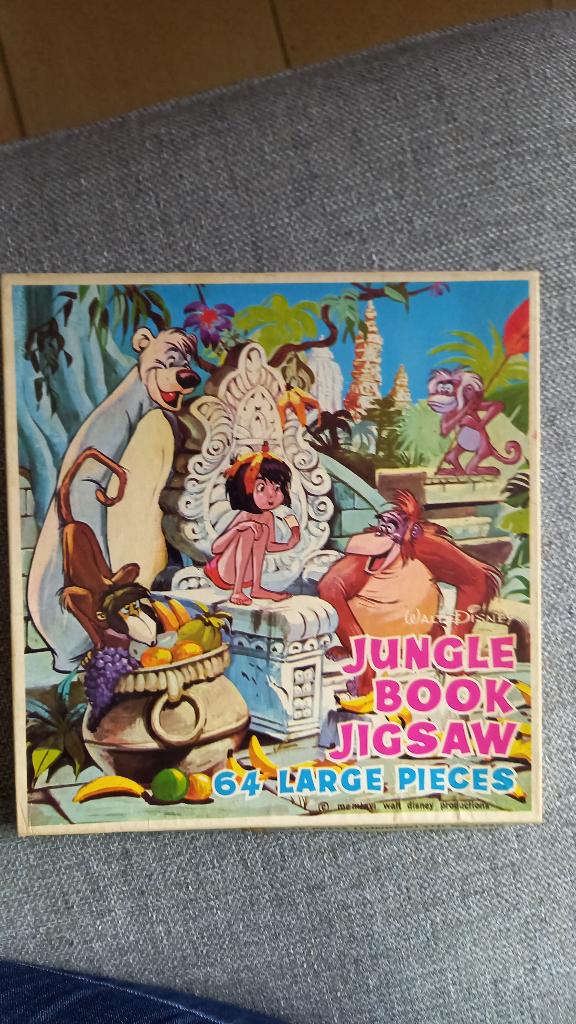 Puzzle vintage Le Livre de la Jungle (1967) TOWER PRESS, Ophalen of Verzenden, Meer dan 50 stukjes, Gebruikt, 2 tot 4 jaar