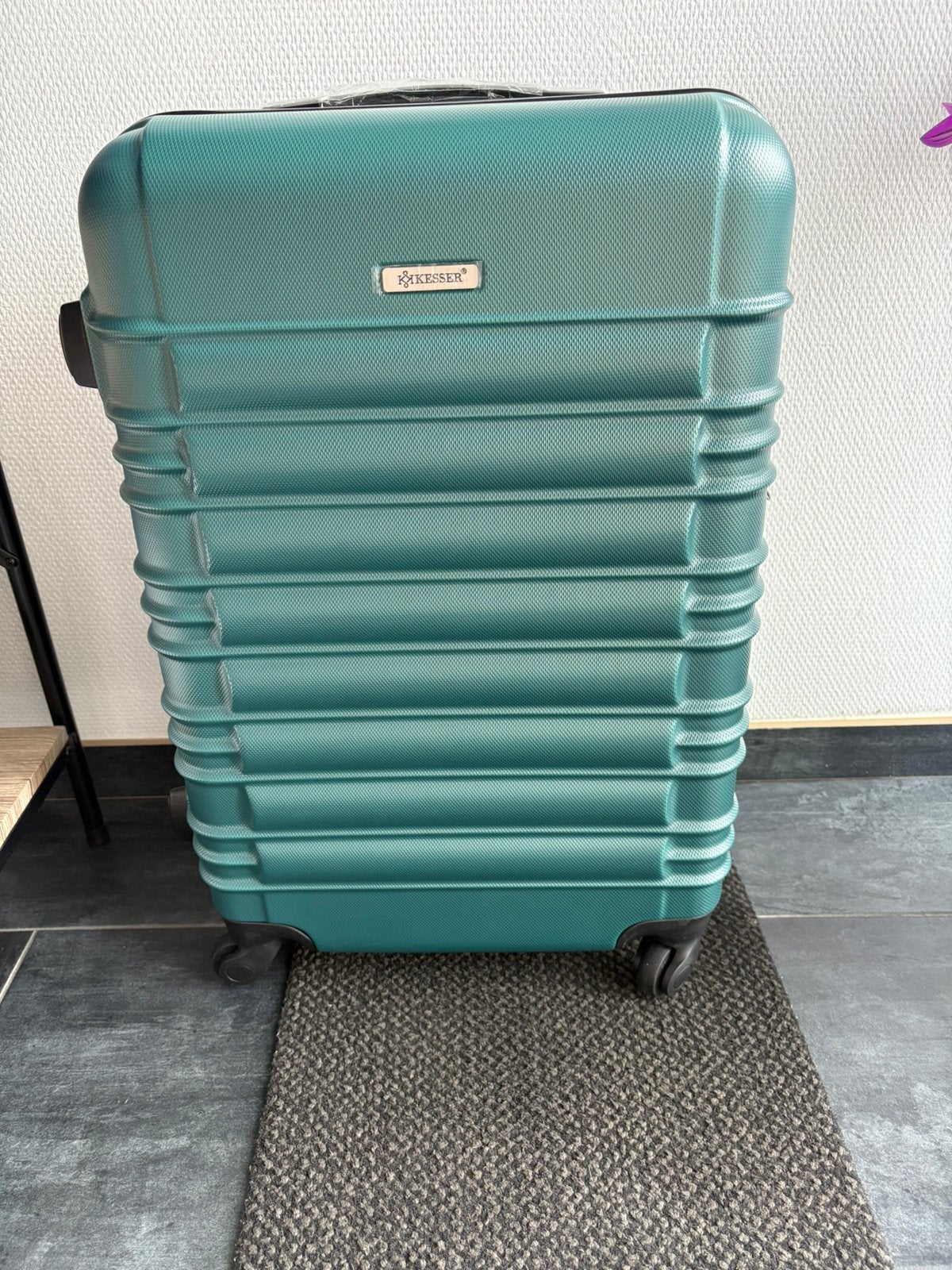 Valise de voyage à roulettes, Bijoux, Sacs & Beauté, Valises, Neuf, Plastique dur, Roulettes, Enlèvement