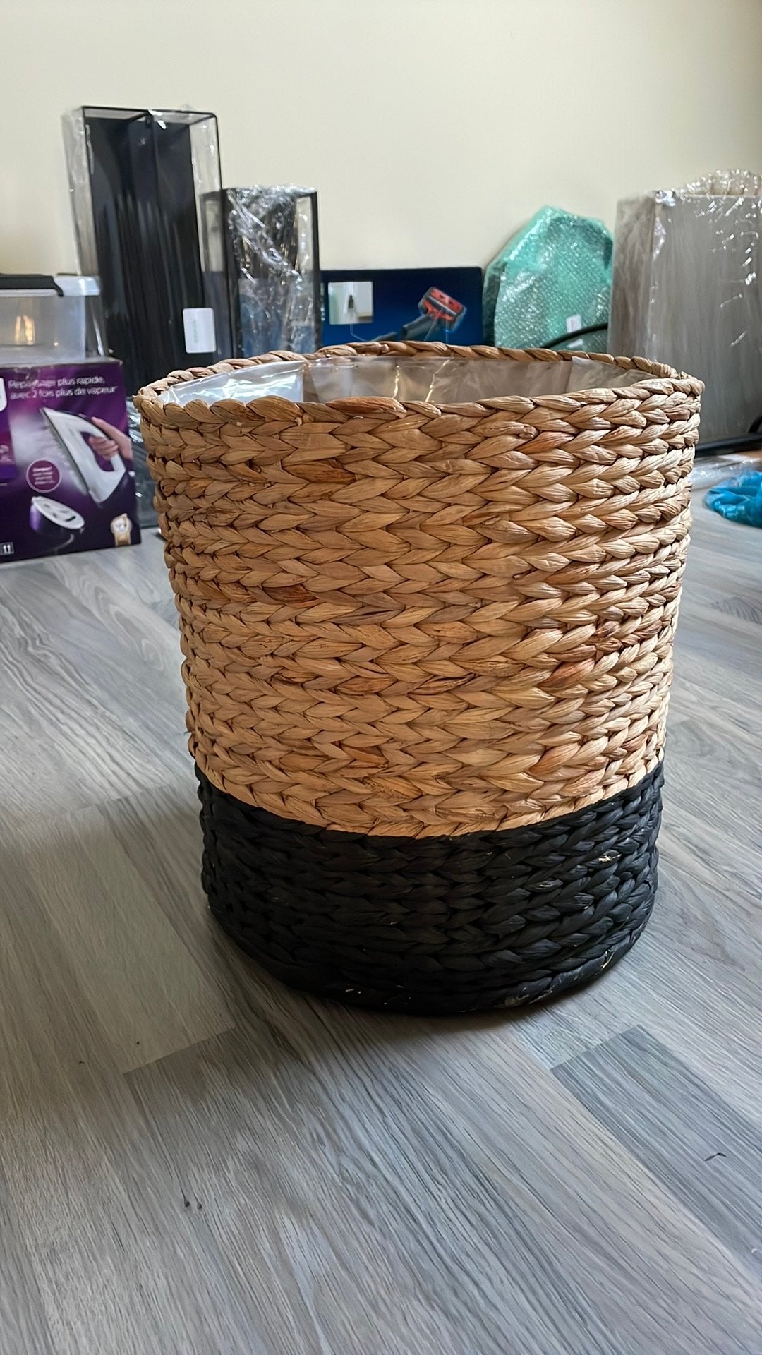 Bloempot rotan mand, Ophalen, Zo goed als nieuw, Mand