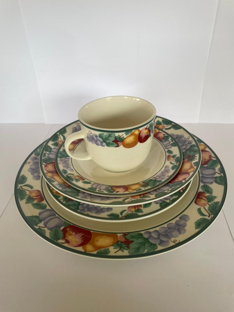 Servies met fruitmotief – borden, tas en schotels, Ophalen