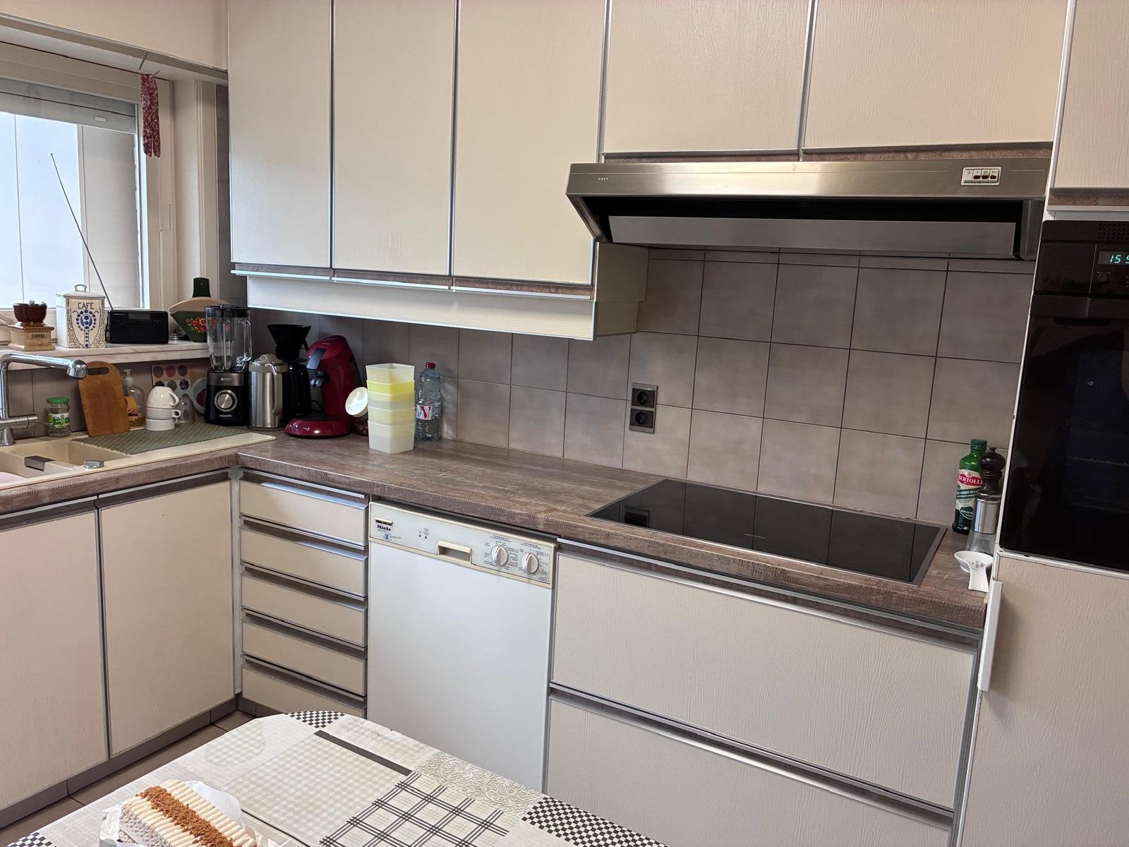 Keukentoestellen en ev. keukenkasten te koop, Enlèvement