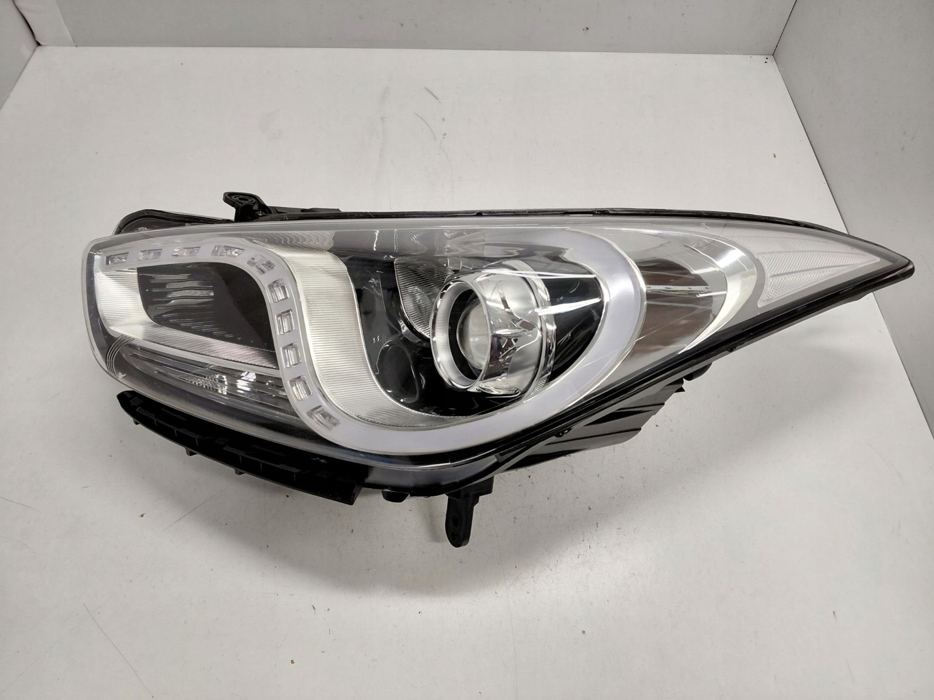 Hyundai I40 Koplamp Links Hyundai, Auto-onderdelen, Gebruikt, Heolleung-ro 12
06797  Seoul, Info@hyundai.com, Hyundai