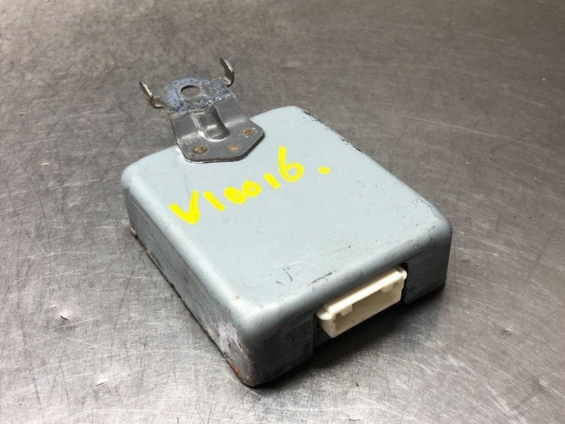 ALARMMODULE Yaris IV (P21 / PA1 / PH1) (|86572K0010|), Gebruikt, Toyota