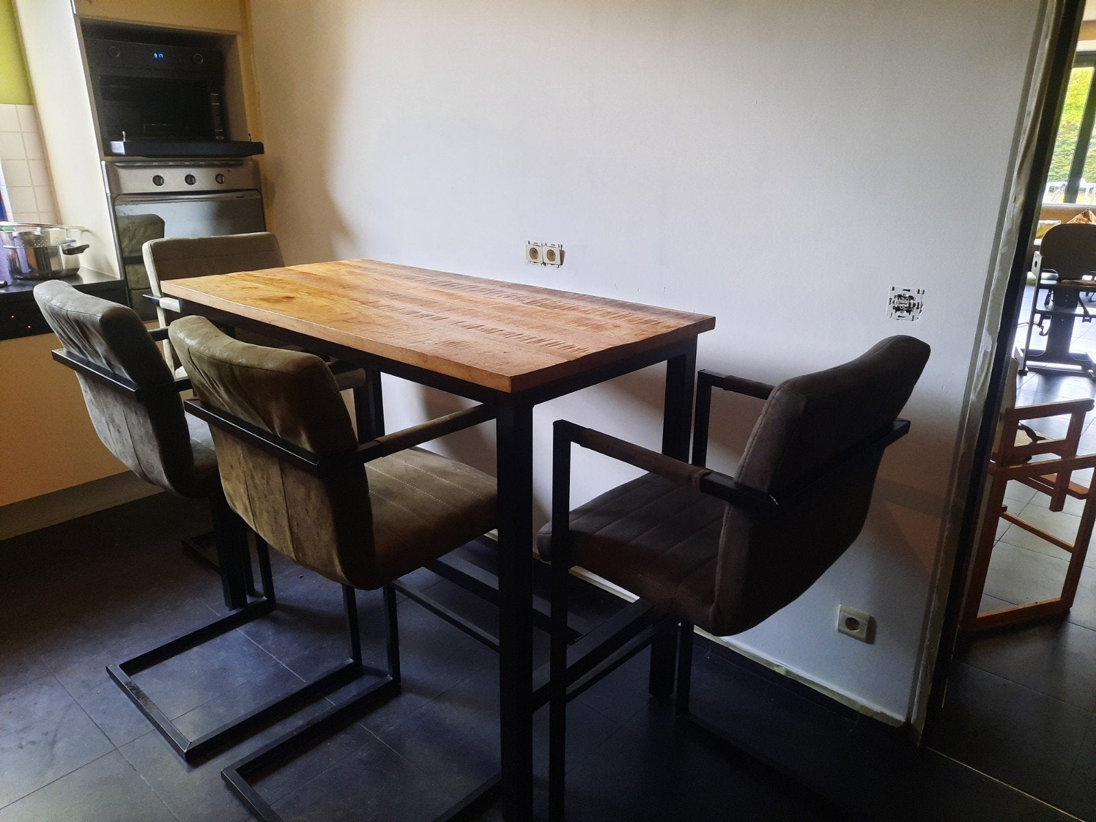 Zgan bartafel met 4 barstoelen, Huis en Inrichting, Ophalen, 100 tot 150 cm, 50 tot 100 cm, Zo goed als nieuw