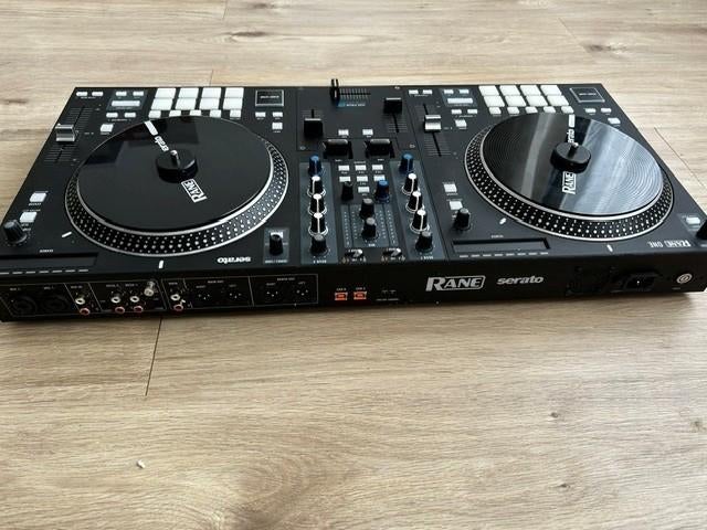 Rane One (DJ Controller), Musique & Instruments, Enlèvement ou Envoi, Comme neuf, Moins de 5 canaux, Entrée micro