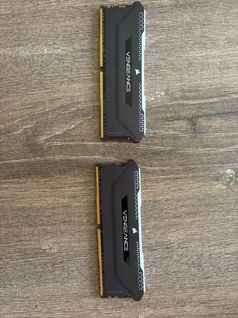 Corsair Vengeance RGB Pro SL 16GB DDR4 3600MHz (2x8GB), Ophalen, Gebruikt, DDR4, Desktop