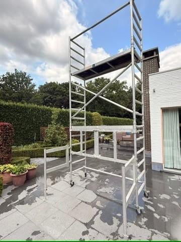 stellingen, Doe-het-zelf en Bouw, Steigers, Ophalen, Zo goed als nieuw, Rolsteiger of Kamersteiger, 2 tot 5 meter
