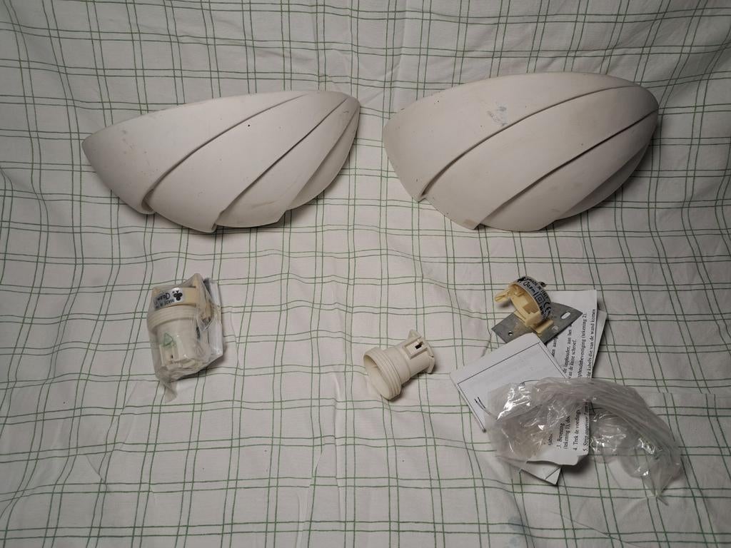 Deux appliques luminaires Massive à peindre, Maison & Meubles, Enlèvement